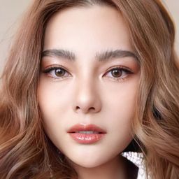 阿麗莎拉·通柏麗蘇 飾演 Joy