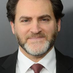 麥可·斯圖巴 - 時代教主：喬布斯演員 飾演Andy Hertzfeld