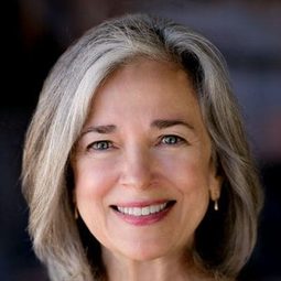 Diane Perella - 花園裡的螢火蟲演員 飾演Flight Attendant