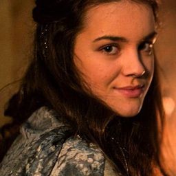 Emma Storvik 飾演 Eiril