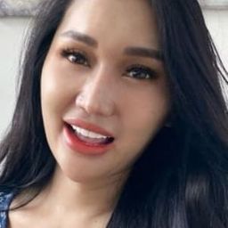 露辛塔·露娜 飾演 Queen Lucinta