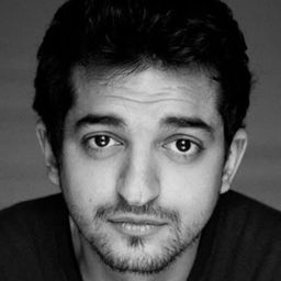 Inan Cicek 飾演 Crouch