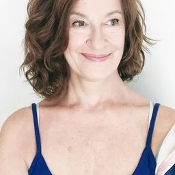 Estela Garelli 飾演 Trabajadora social