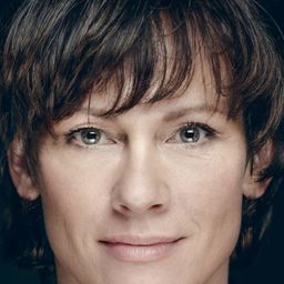 Nadja Stübiger 飾演 Romy