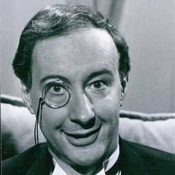 Jonathan Cecil - 大海航行演員 飾演Ricotin