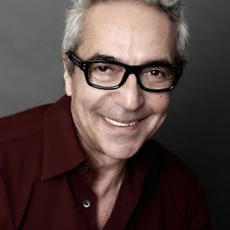 Arthur M. Sarkissian 飾演 Self