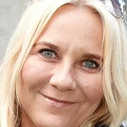 Helle Dolleris 飾演 Mette