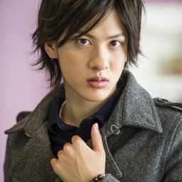 Atsushi Shiramata 飾演 Ryoji Hase / Kamen Rider Kurokage