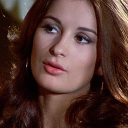 Betsabé Ruiz 飾演 Stilla