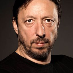 Hakan Boyav 飾演 Dursun