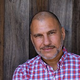 大衛巴西拉 飾演 Thug (uncredited)