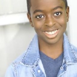 Zailand Adams 飾演 Chris (11 Years Old)