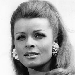 仙蒂寶嘉 飾演 Anna