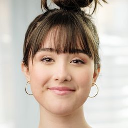 Audrey Smallman 飾演 Young Emma