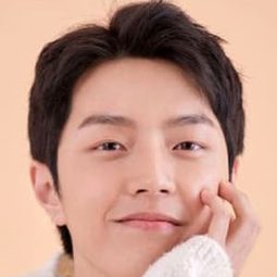 Kang Joon-kyu 飾演 