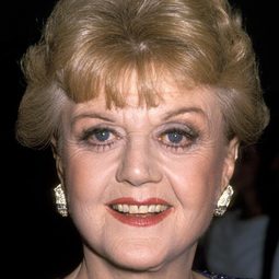 安祖娜蘭斯貝莉 飾演 Self