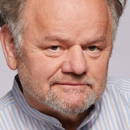 Gottfried Breitfuss 飾演 Prof. Blumberg