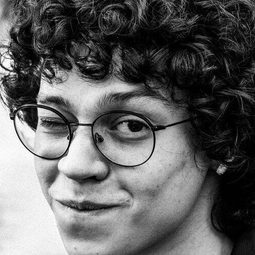 Andro Japaridze 飾演 Sandro Radiani