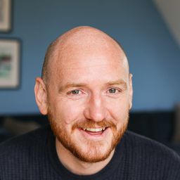 Norbert Ortner 飾演 Responsabile clinica