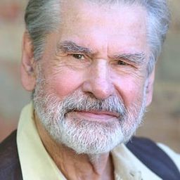 Adam Gregor 飾演 Ranger McGee