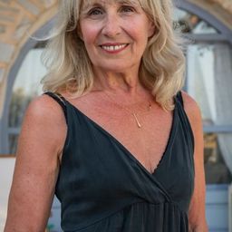 Hélène Theunissen - 夢女芭蕾演員 飾演Meme