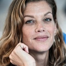 Marie Bäumer - 生活的平衡演員 飾演Alexandra