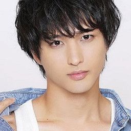 鷲尾修鬥 飾演 Masaya Suzuki