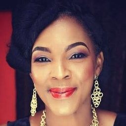 蒂娜·姆巴 - 拜見親家演員 飾演