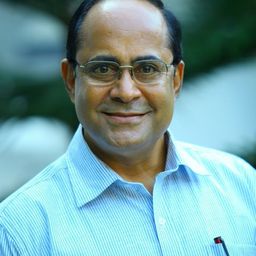 Dinesh Panicker 飾演 