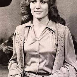 Paula Gardoqui 飾演 Monja