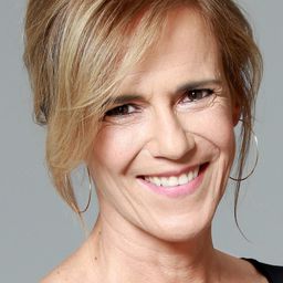 Sílvia Sabaté 飾演 Madre