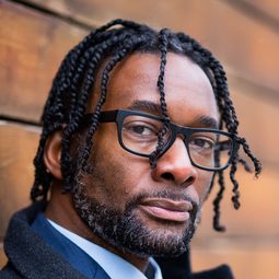 Daren A. Herbert - 特務愛很大演員 飾演Agent Bothwick