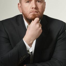 Alexey A. Petrukhin 飾演 Khoma