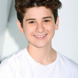 Jax Malcom 飾演 Sam