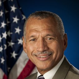 Charles Bolden 飾演 Self
