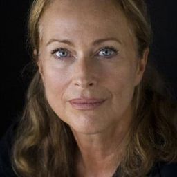 Sarah Chadwick 飾演 Laura Thorne