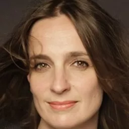 Valérie Crouzet 飾演 Cécile Monet