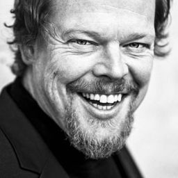 本德·霍爾舍 飾演 Petzke