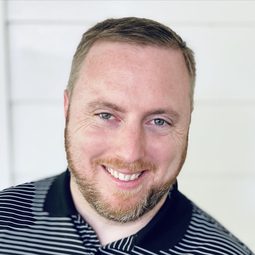 Neil Wilson - 喵星人的奇思妙想演員 飾演Self - Narrator (voice)