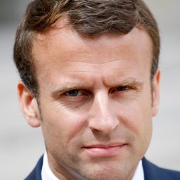 Emmanuel Macron 飾演 Self (archive footage)