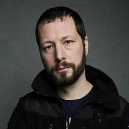 Mstyslav Chernov - 馬里烏波爾戰火二十日演員 飾演Self - Narrator and Interviewer