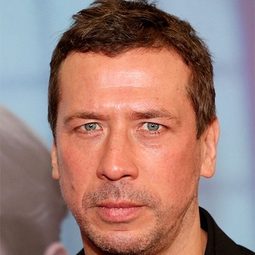 Andrey Merzlikin - 新聞制造者演員 飾演Smirnov