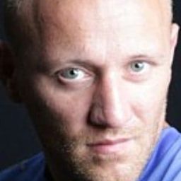 Giorgi Tsaava 飾演 Devi