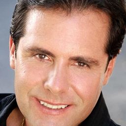 James Quattrochi 飾演 Detective Rourke