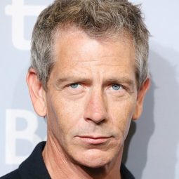 班曼德森 飾演 Nursery Manager