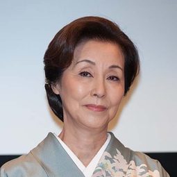 野際陽子 飾演 Watanabe Ko