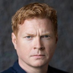 Daire McMahon - 最後受害者演員 飾演Armed Garda