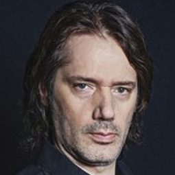 Tasos Apostolou 飾演 Perchman