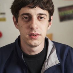 艾馬爾維加 飾演 Josep