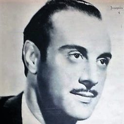 Joaquín Bergía 飾演 Policía (uncredited)